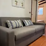Beachfront Sea & Garden - 2br - Ac - Wifi - Bbq - Parking - Pet Friendly *
