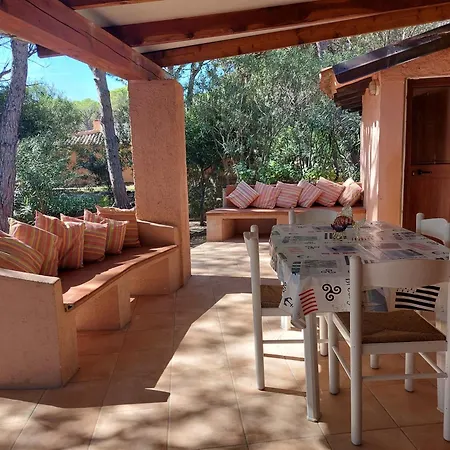 Beachfront Villa- 2br - Garden- Wifi -ac - Parking Budoni