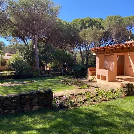 Beachfront Villa- 2br - Garden- Wifi -ac - Parking Budoni