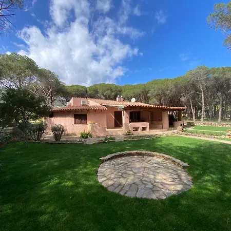 Beachfront Villa- 2br - Garden- Wifi -ac - Parking * Budoni