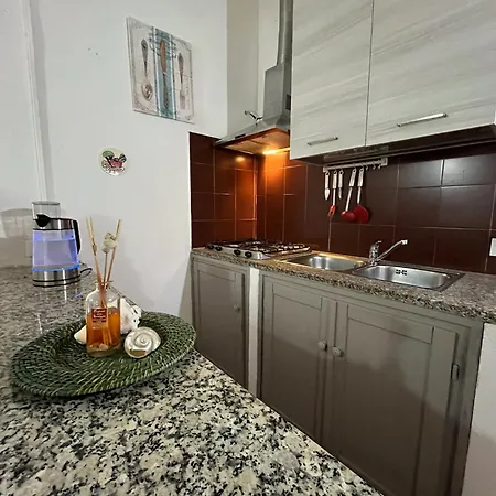 Holiday home Beachfront Villa- 2br - Garden- Wifi -ac - Parking *