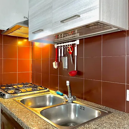 בית נופש Beachfront Sea & Garden - 2br - Ac - Wifi - Bbq - Parking - Pet Friendly *