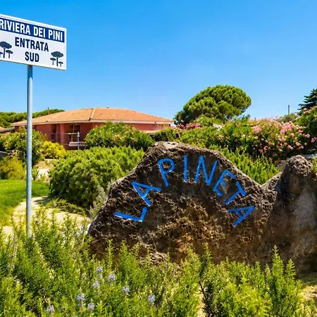 Beachfront Sea & Garden - 2br - Ac - Wifi - Bbq - Parking - Pet Friendly * Budoni