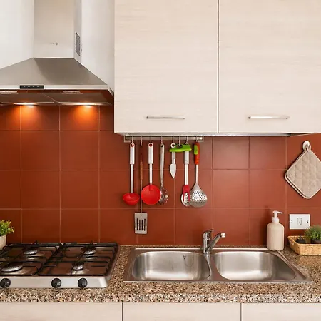 Beachfront Sea & Garden - 2br - Ac - Wifi - Bbq - Parking - Pet Friendly Dom wakacyjny *