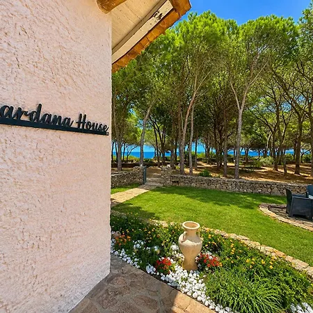 Beachfront Sea & Garden - 2br - Ac - Wifi - Bbq - Parking - Pet Friendly Сasa de vacaciones Budoni