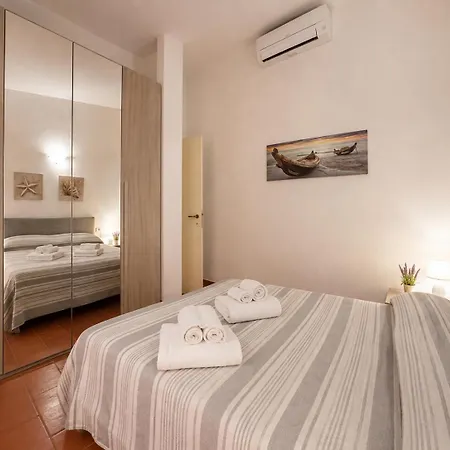Сasa de vacaciones Beachfront Sea & Garden - 2br - Ac - Wifi - Bbq - Parking - Pet Friendly Budoni