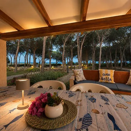 Beachfront Villa- 2br - Garden- Wifi -ac - Parking Ferienhaus Budoni