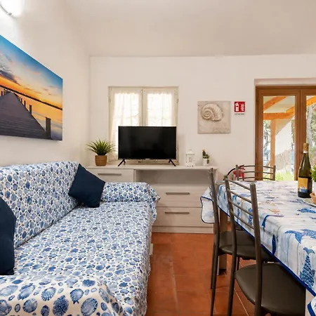 Beachfront Sea & Garden - 2br - Ac - Wifi - Bbq - Parking - Pet Friendly Budoni